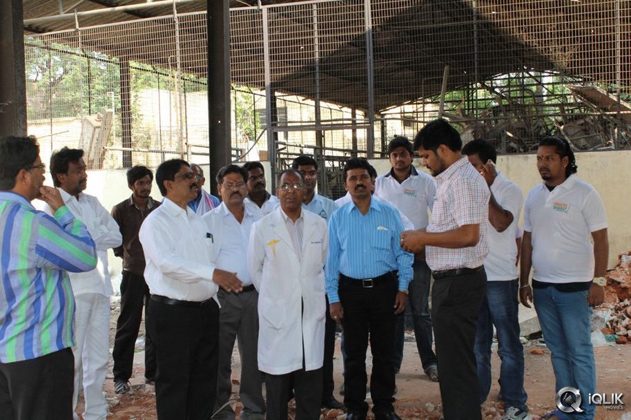 Yamaleela-2-Movie-Team-Swachh-Bharath-Program-at-Niloufer-Hospital